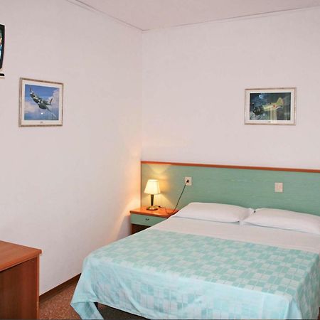 Hotel Janeiro Frontemare Jesolo Extérieur photo