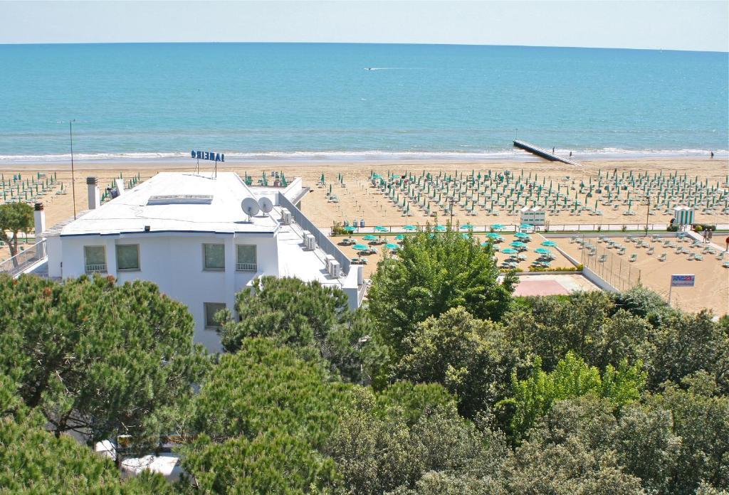 Hotel Janeiro Frontemare Jesolo Extérieur photo