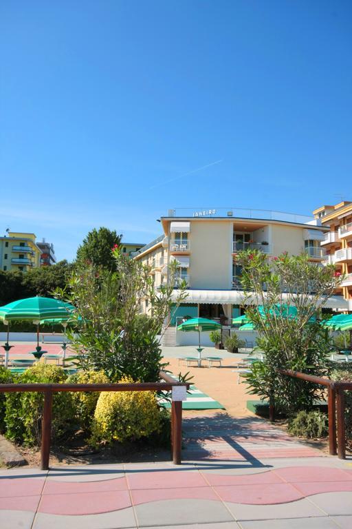 Hotel Janeiro Frontemare Jesolo Extérieur photo