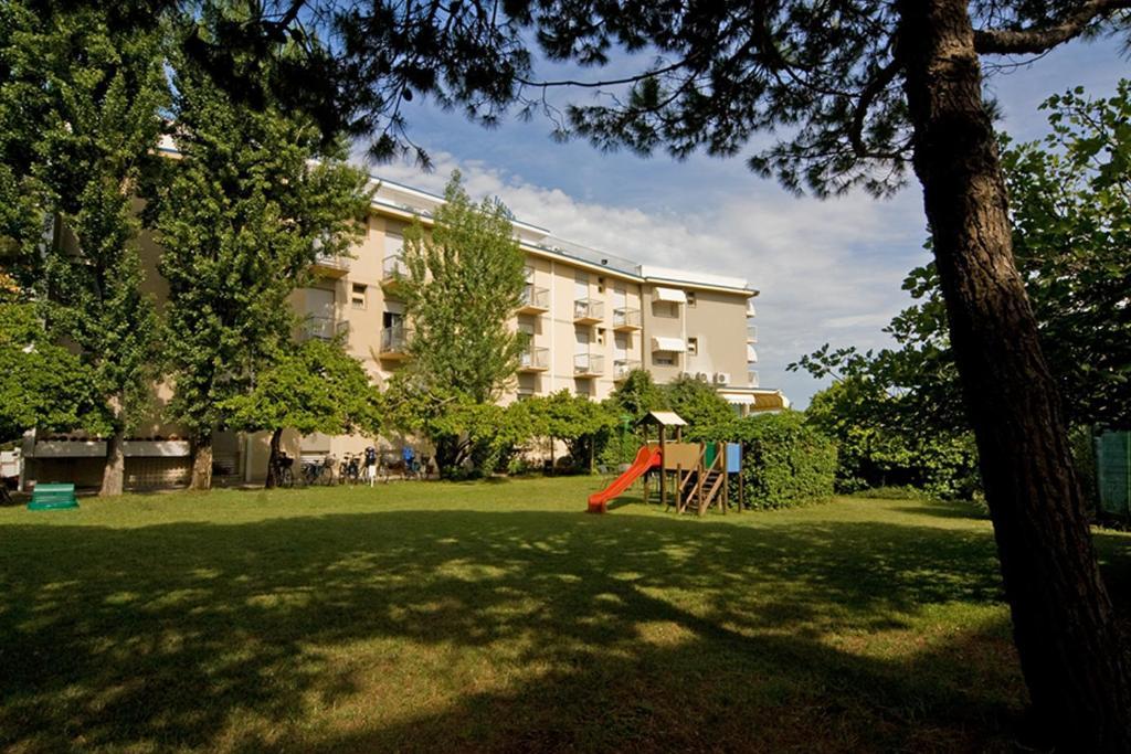 Hotel Janeiro Frontemare Jesolo Extérieur photo
