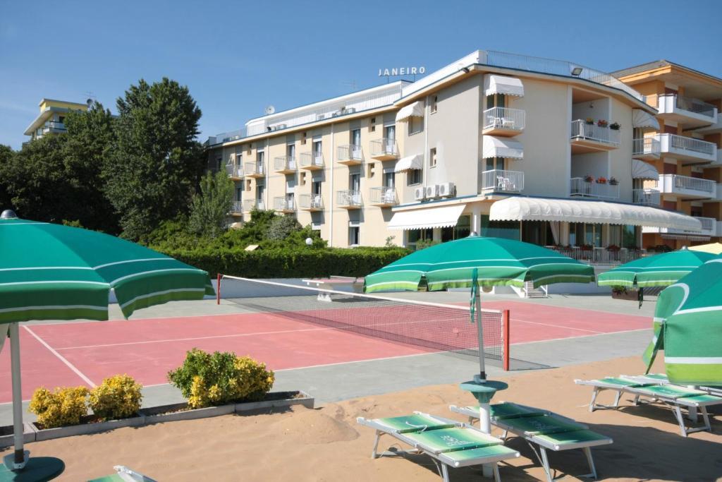 Hotel Janeiro Frontemare Jesolo Extérieur photo