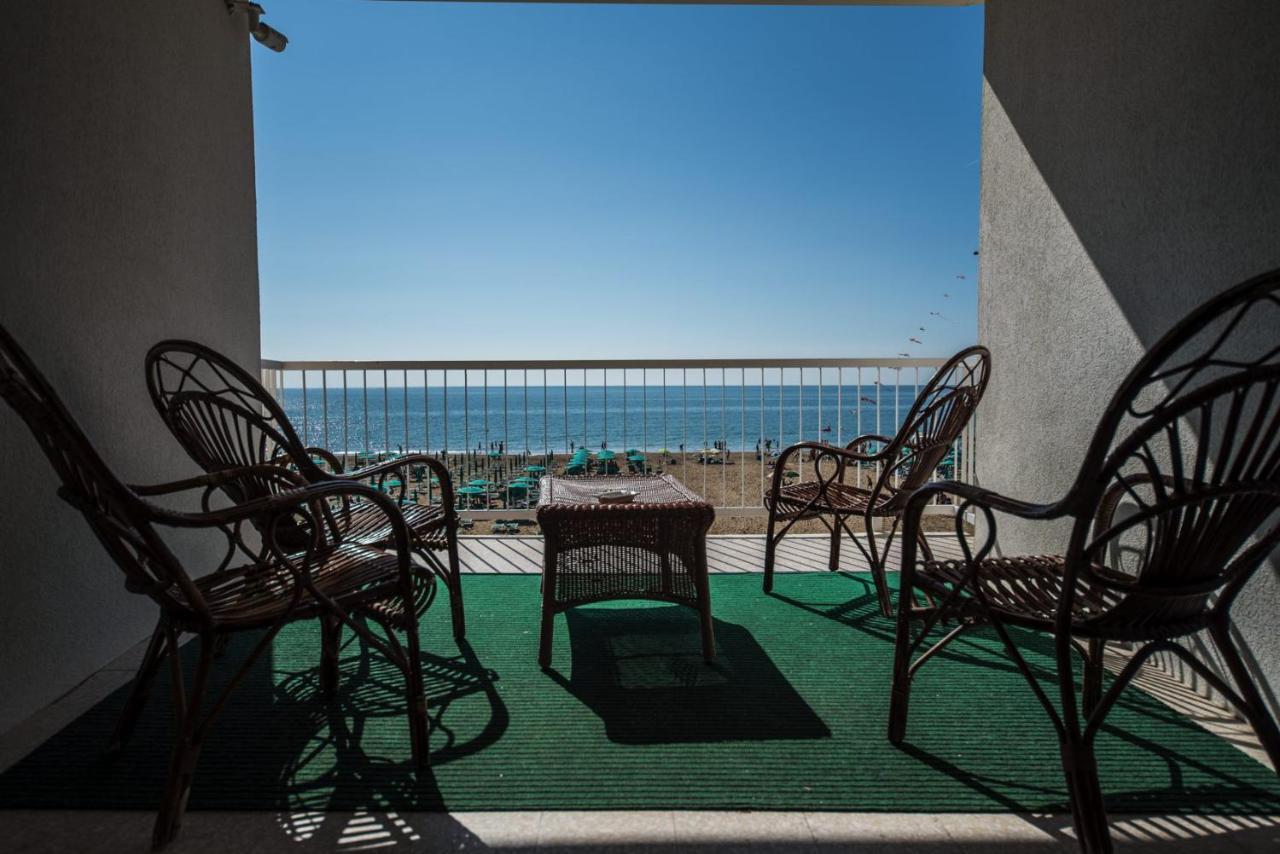 Hotel Janeiro Frontemare Jesolo Extérieur photo